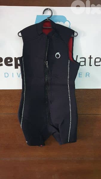3mm, 5mm, 6mm 7mm 9mm wet suits , dry suits 0