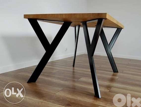 Dining table 0