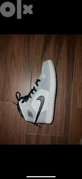 AUTHENTICITY GUARANTEED air jordan 1 smoke grey mids