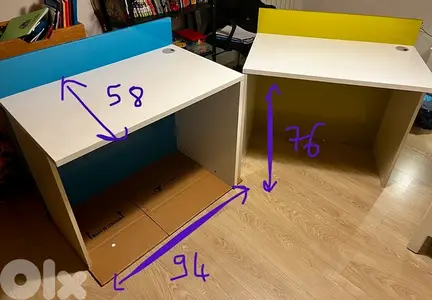 2 Kids desks like new - مكتبين للأولاد