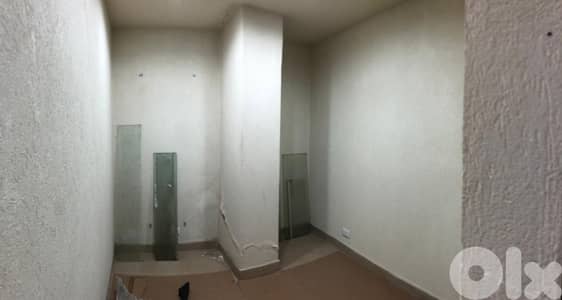 L05512- Showroom with Warehouse for Rent in Sayde Achrafieh