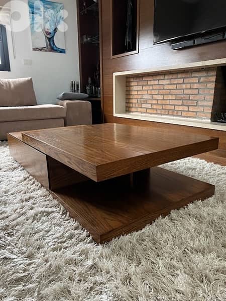 wooden table 0