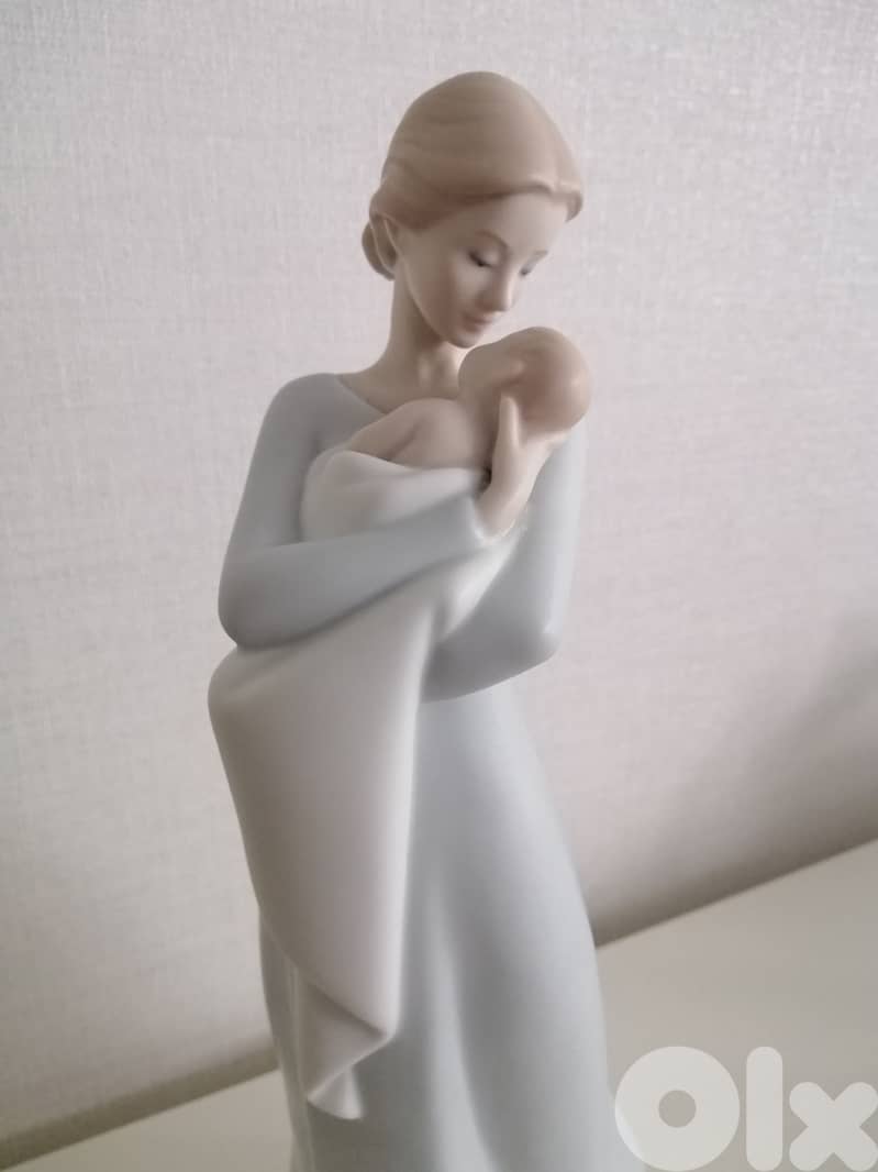 Lladró Mother & Baby - hand made porcelain statue 0