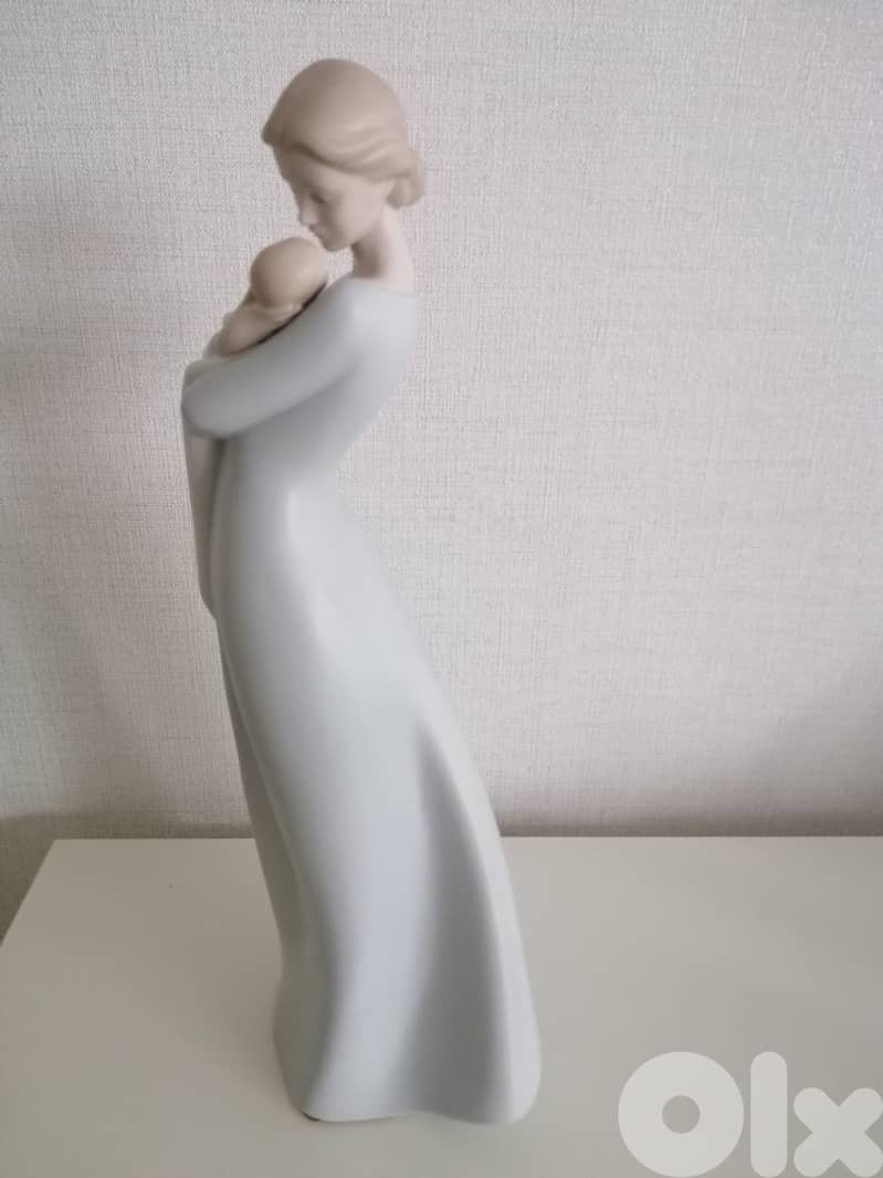Lladró Mother & Baby - hand made porcelain statue 2