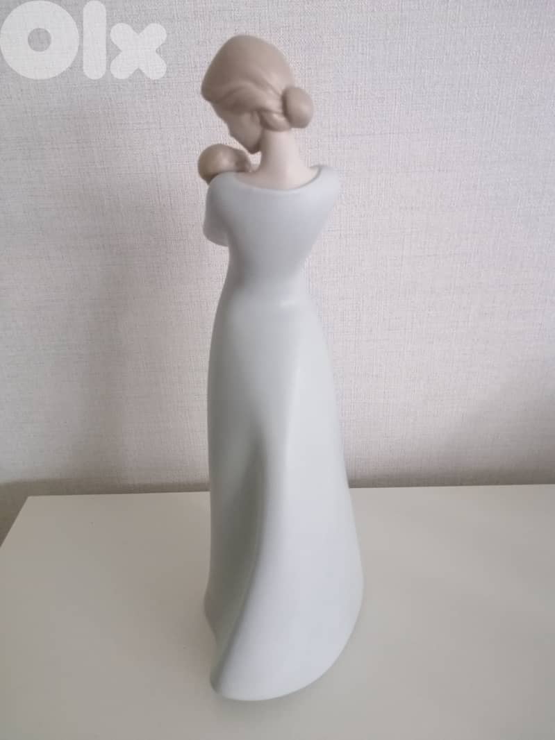 Lladró Mother & Baby - hand made porcelain statue 3