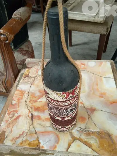 قنينة قديمة للديكور