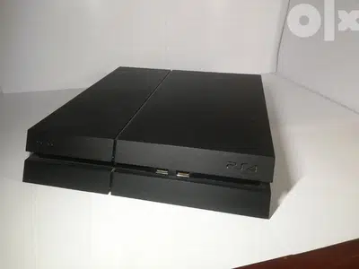 PS4 + Controller + 3 Games
