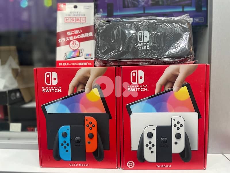 Nintendo Switch OLED FREE Case and Screen Protector 0
