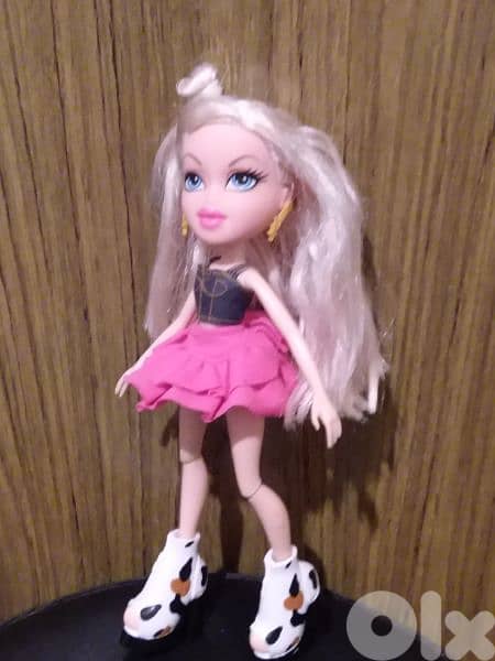 BRATZ HELLO MY NAME IS CLOE MGA GREAT Weared doll +Shoes, flex legs=25 0