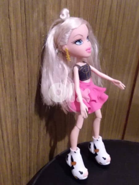 BRATZ HELLO MY NAME IS CLOE MGA GREAT Weared doll +Shoes, flex legs=25 2