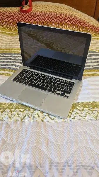 Macbook Pro i5 8GB SSD
