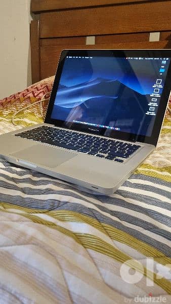 Macbook Pro i5 8GB SSD 2