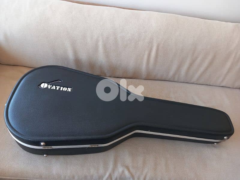 Hard Case for "Ovation "Guitar 1