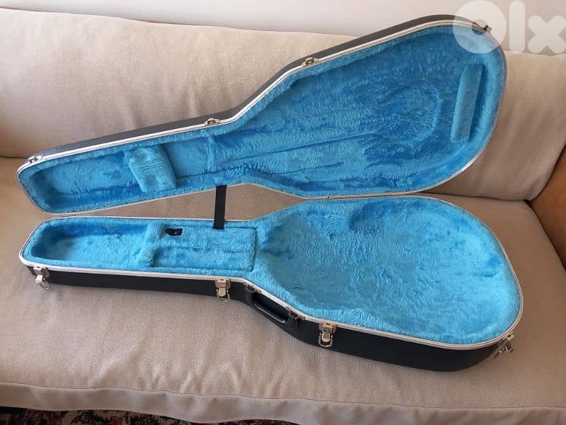 Hard Case for "Ovation "Guitar 2