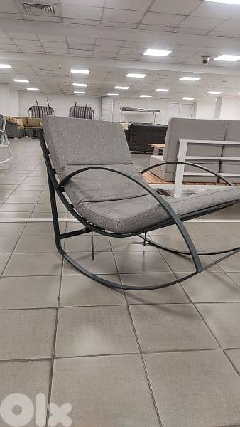 Rocking chair 0
