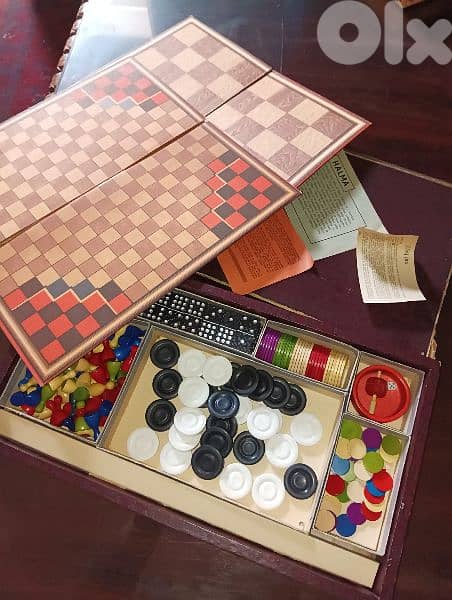 Very old Vintage Wooden Boardgame set 0