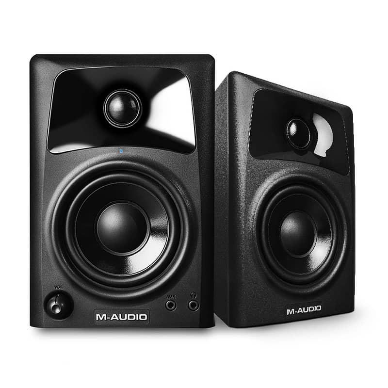 M-Audio AV42 monitors 1