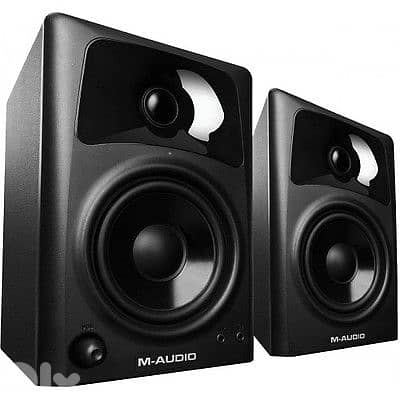 M-Audio AV42 monitors 3