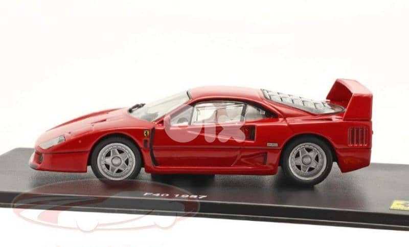 Ferrari F40 (1987) diecast car model 1;43. 2