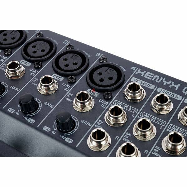Behringer Xenyx Q1202USB Mixer 2