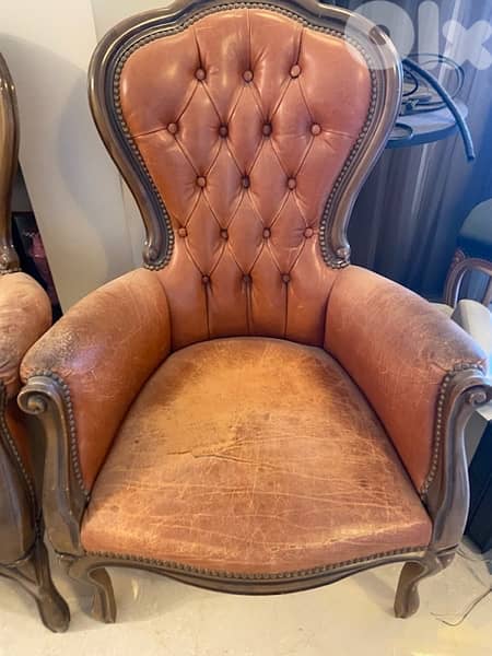 2 sofas chesterfield 1