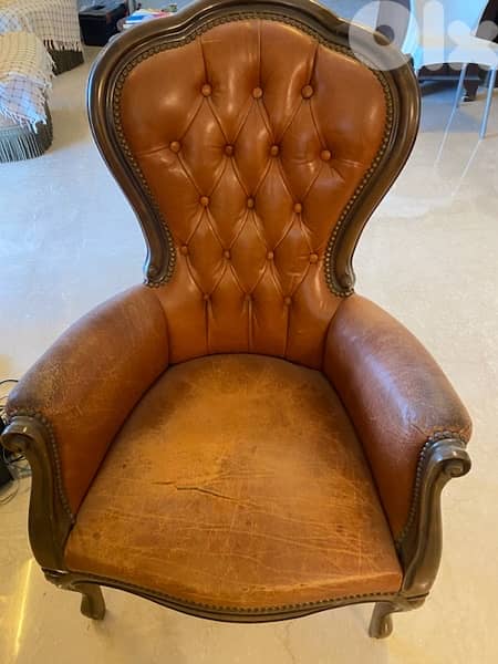 2 sofas chesterfield 3