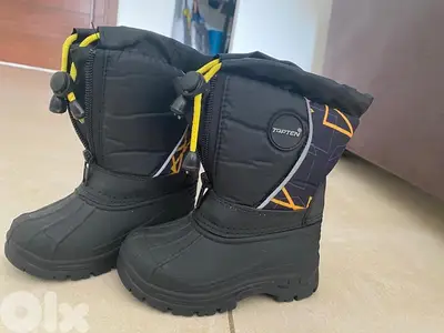 New Top Ten Ski Shoes - (2 sizes 23 and 27)