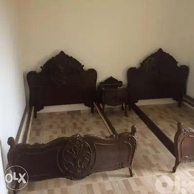 Une chambre pour deux personnes sculptée d'une fille