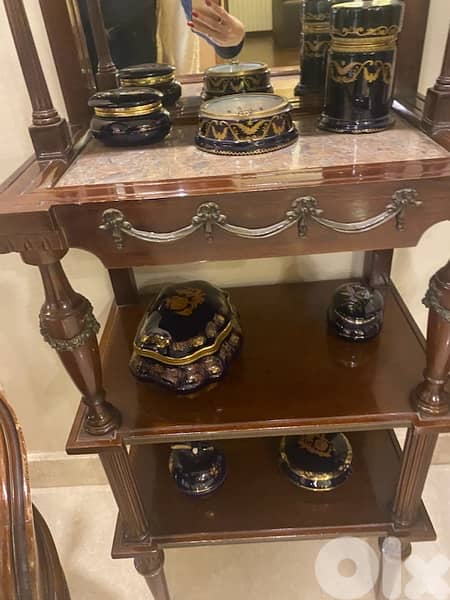table with shelves 2