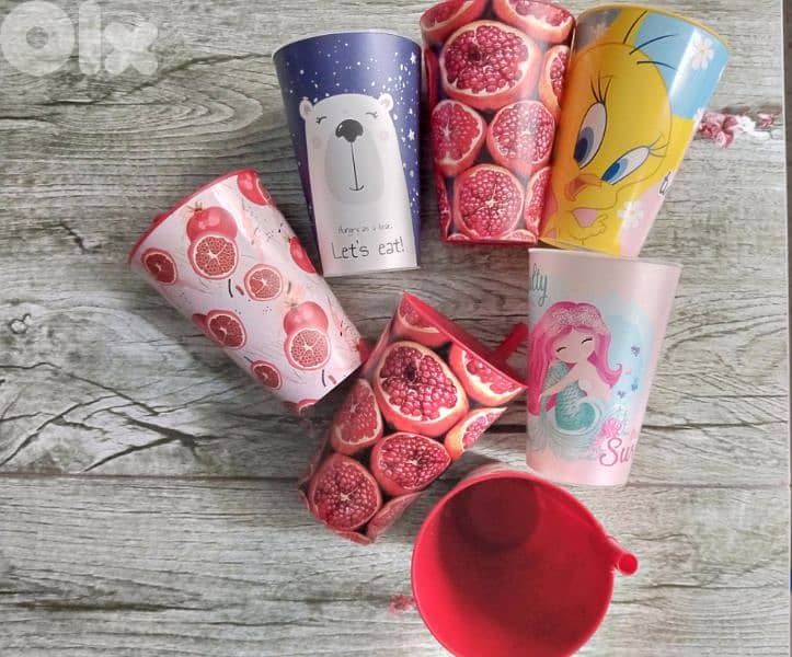 kids water bottles cups and straws 2