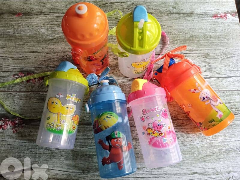 kids water bottles cups and straws 7