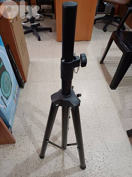 4 stand speaker new in box 1