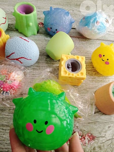 huggy wuggy Squirel&dinosaur pop it fidjet toy 3$ 6
