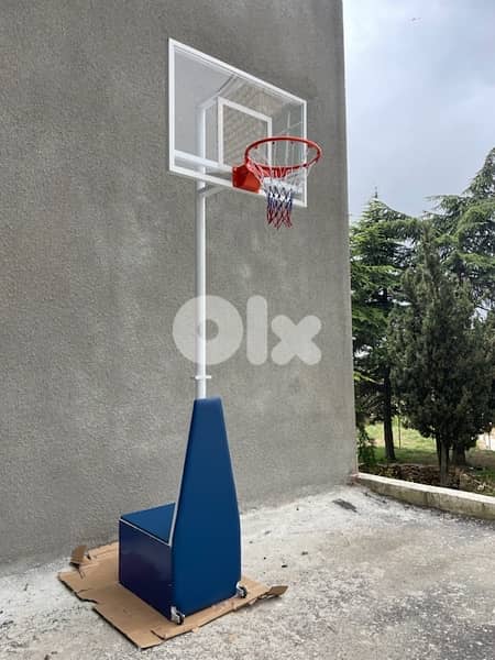 Basketball Hoop with safety / wheels 0