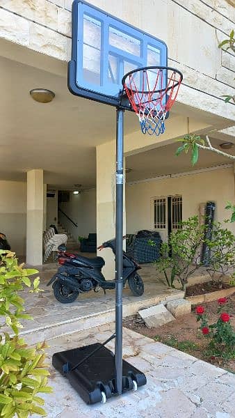 130$ movable basketball hoop 0