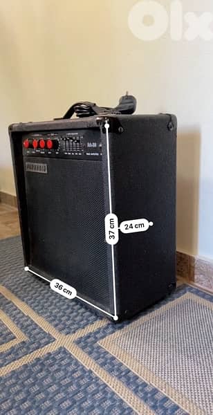 bass guitar and amplifier 0