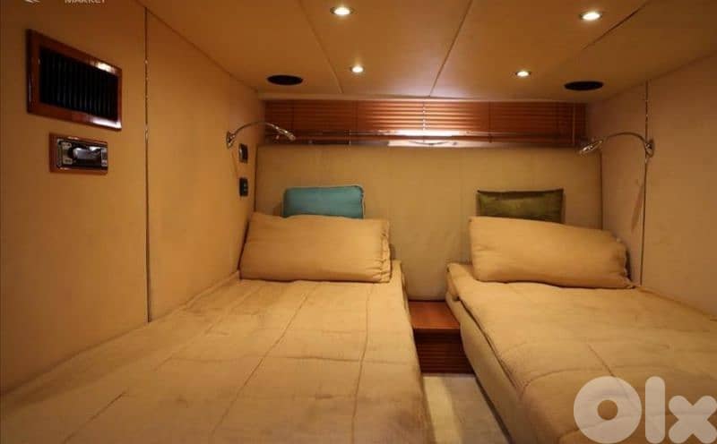 Azimut, Atlantis 42 feet price is negotiable for travel reason. 4