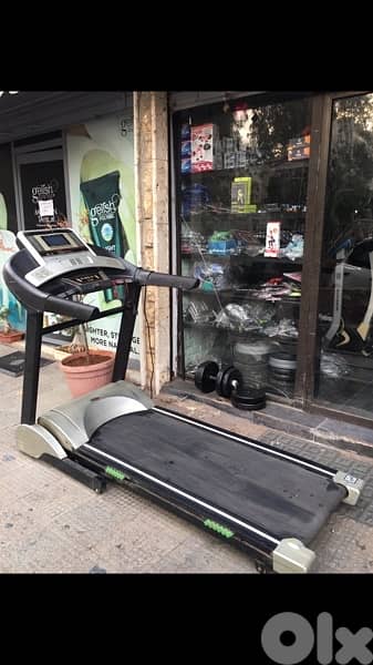 big treadmill like new hold up to 150kg with incline usb speakers 0