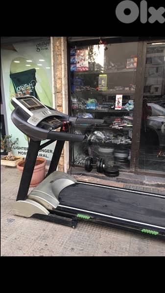 big treadmill like new hold up to 150kg with incline usb speakers 1