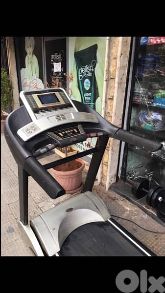 big treadmill like new hold up to 150kg with incline usb speakers 3