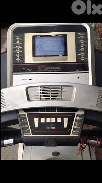 big treadmill like new hold up to 150kg with incline usb speakers 4