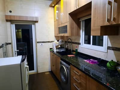 Room Or Single Beds For Rent
