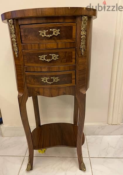 table with 3 drawers 0