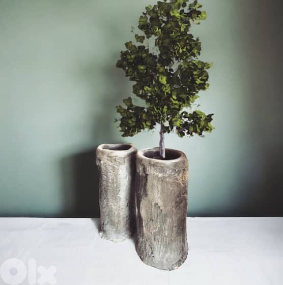 Concrete round planters 4