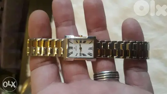 ساعه نسائيه سويسرية الصنع gold plated