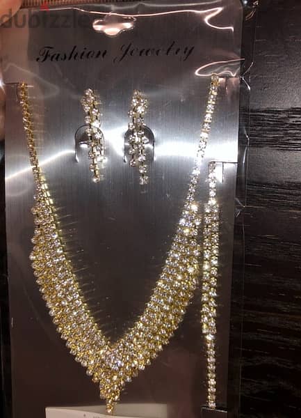 accesories set, necklace, earings , gold color 10