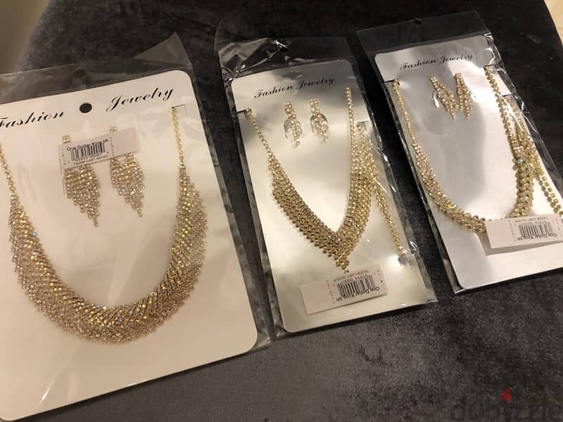 accesories set, necklace, earings , gold color 16