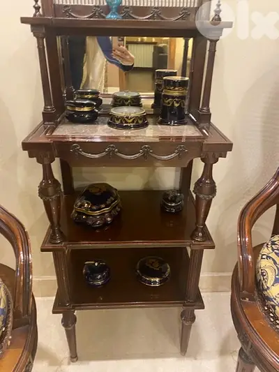decorating table