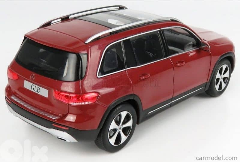Mercedes GLB (2019) diecast car model 1;18. 4
