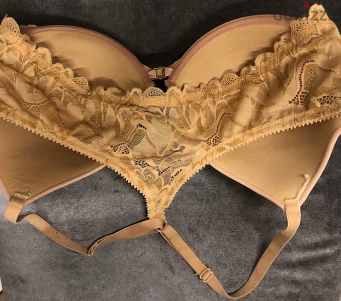 soutien beige color, brand, used twice, size 38D 1